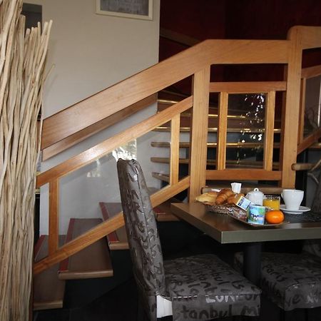 Hotel D'Arcins Latresne Екстериор снимка