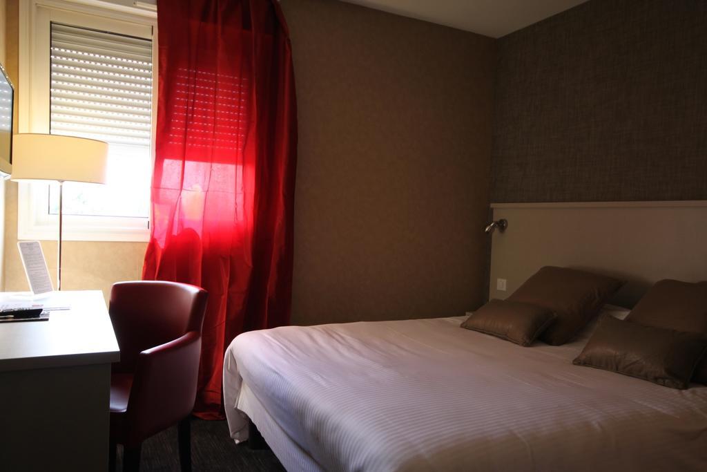 Hotel D'Arcins Latresne Екстериор снимка