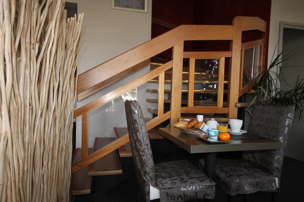 Hotel D'Arcins Latresne Екстериор снимка